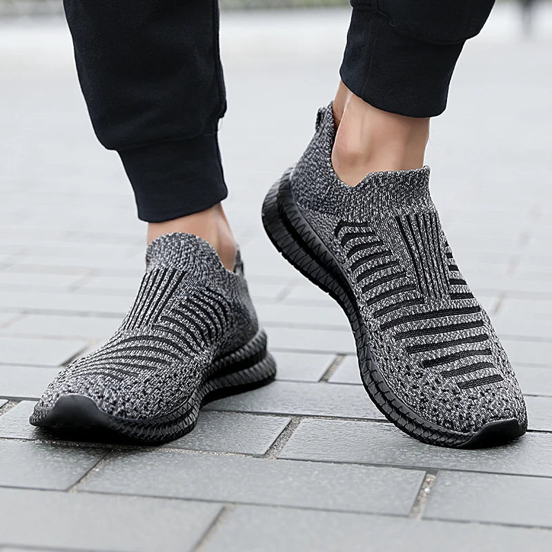 2026 Breathable Men Casual Shoes Lightweight Outdoor Male Walking Shoes Anti-slip Men's Sneakers Slip on Flats Vulcanized Shoes