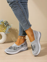 Comfort Women Closed Toe Mules Sandals Floral Embroidery Hollow Mesh Slip On Wedge Platform Lightweight Daily Walkin Lady Shoes