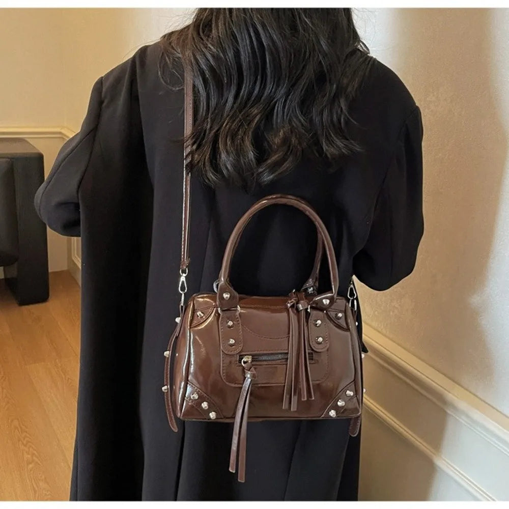 Vintage Rivets Pillow Bag Large Capacity Zipper Single Shoulder Bag Top Handle Patent Leather Crossbody Women's Bag Women