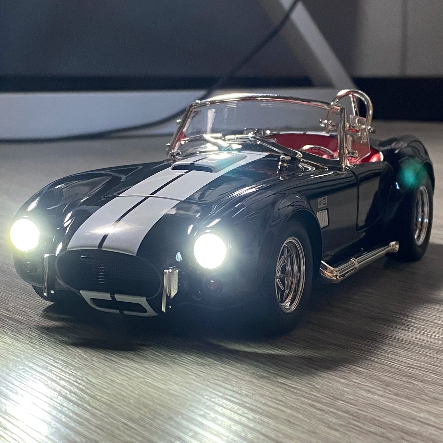 1:24 Ford Shelby Cobra 427 Roadster 1965 Diecast Model Car