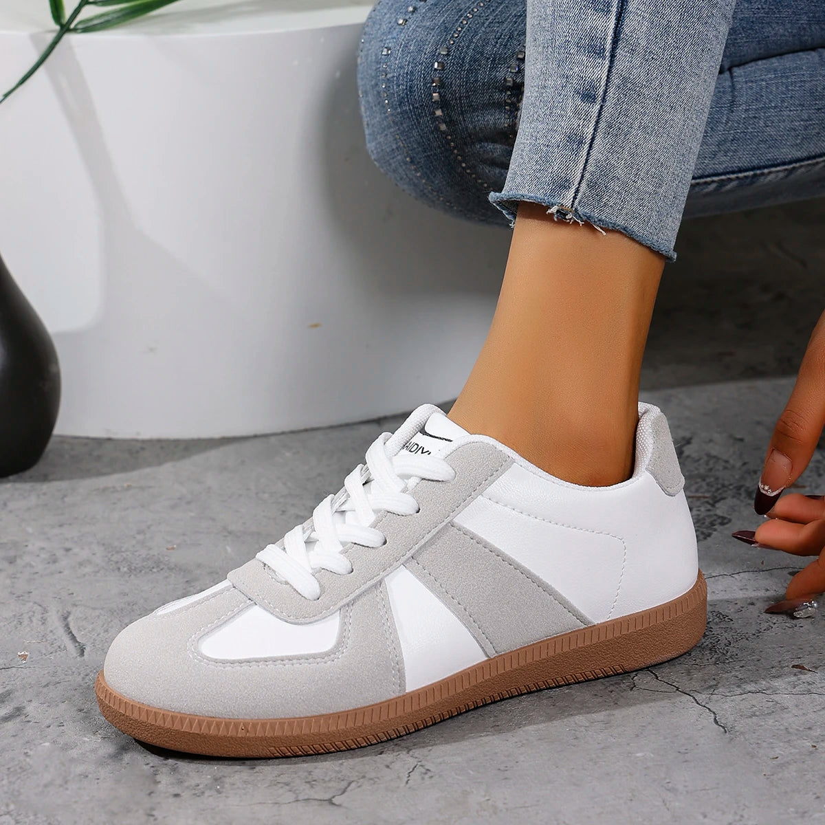 2026 Fashion Leather Women's Casual Sneakers Breathable Woman Vulcanize Sport Walking Running Platform Flats Shoes 644