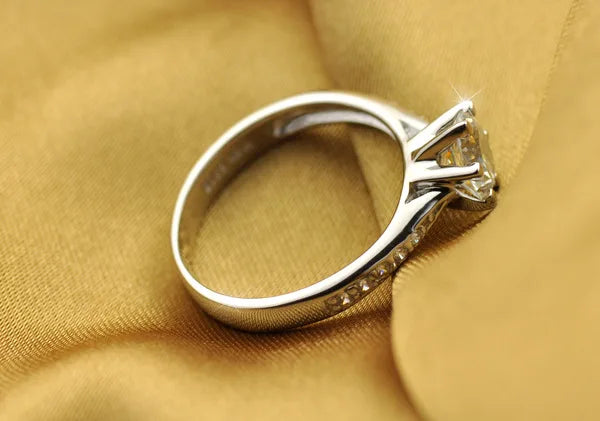 Classic 925 Sterling Silver Six-Claw Solitaire Ring