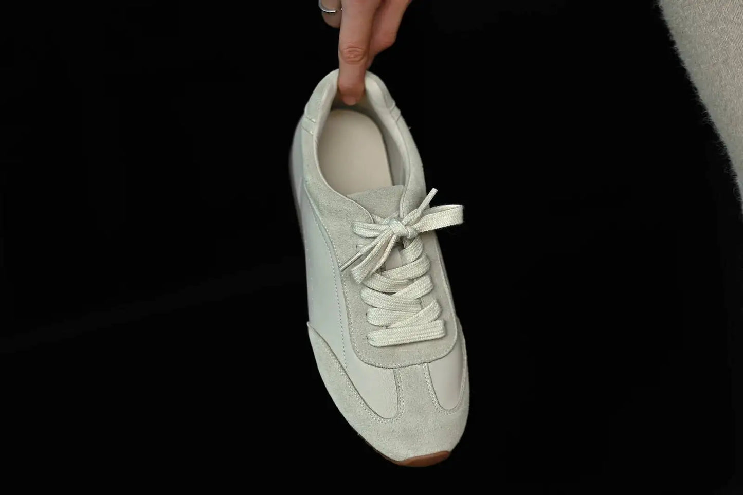 Women's Genuine Leather Retro Lace-Up Flat Sneakers