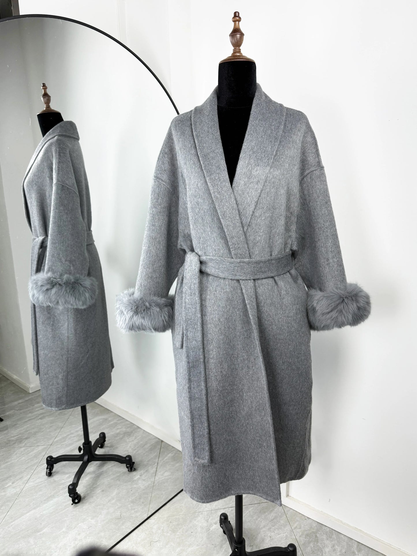 Elegant Fox Fur & Double-Sided Wool Coat