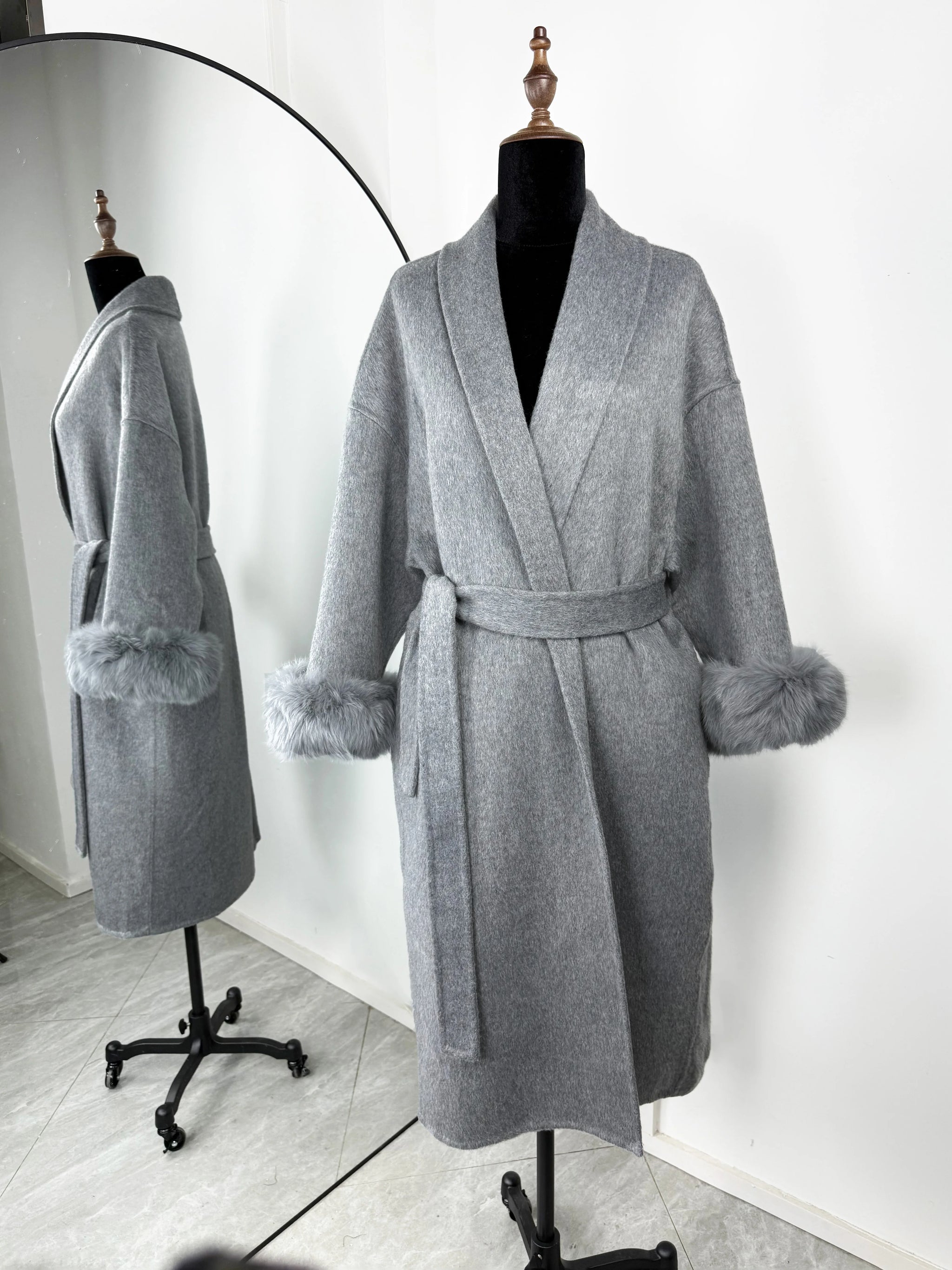 Elegant Fox Fur & Double-Sided Wool Coat