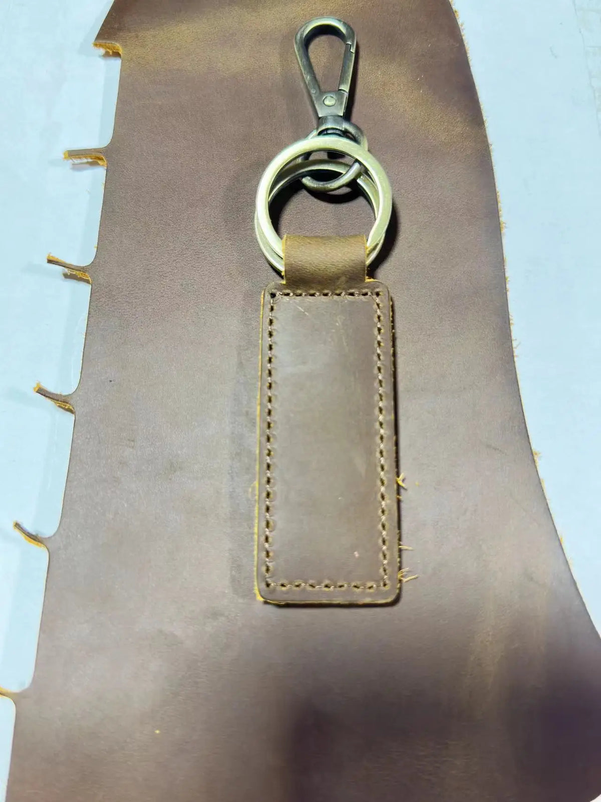 Free Customized Fashion Women Genuine Leather Keychain Vintage Creative Pendant Handmade Small Gift DIY Present Car Key Chain