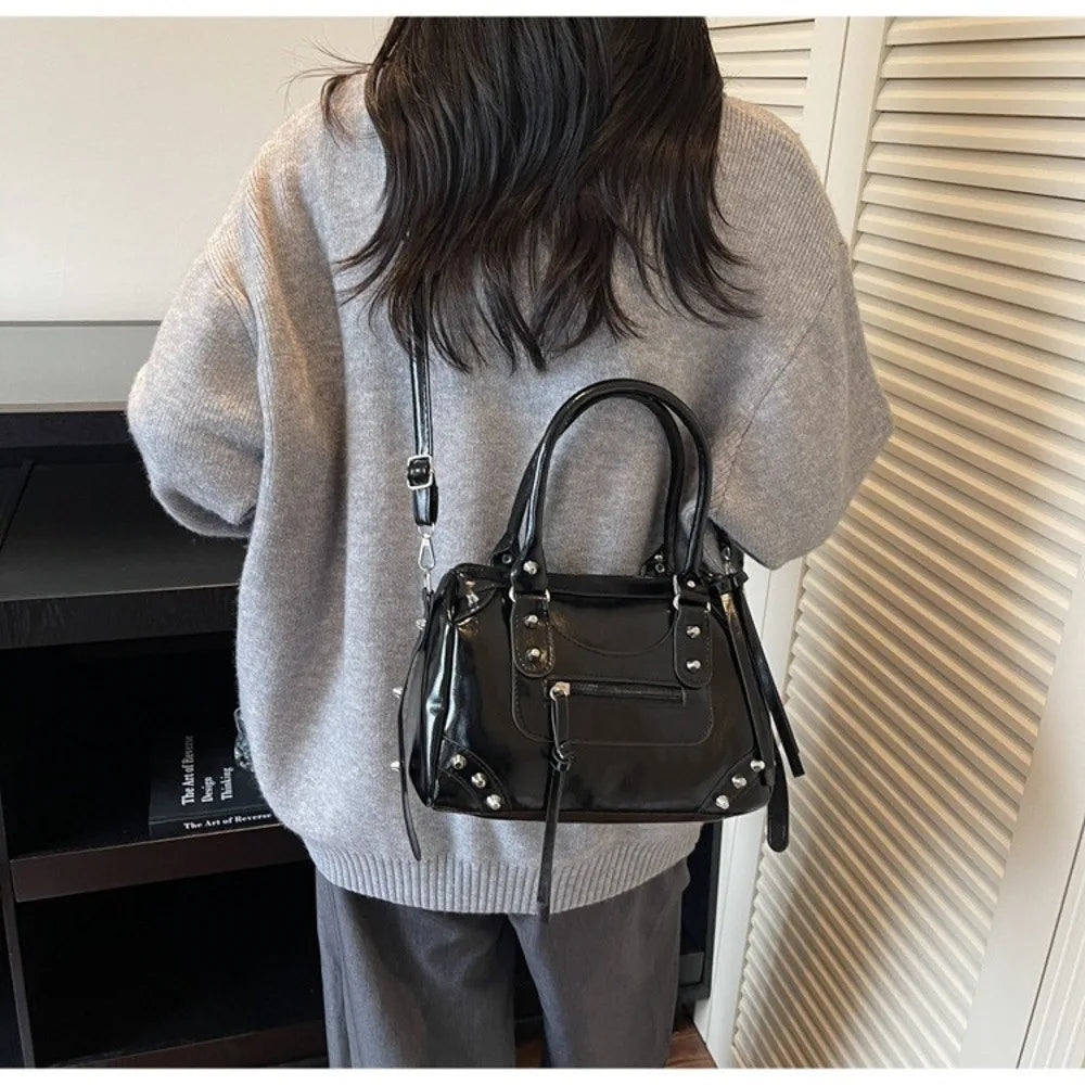 Vintage Rivets Pillow Bag Large Capacity Zipper Single Shoulder Bag Top Handle Patent Leather Crossbody Women's Bag Women