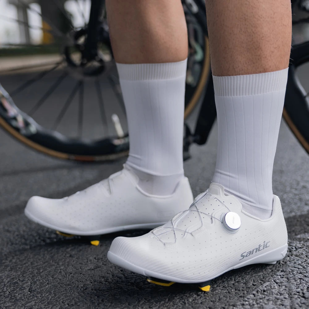 Santic Carbon Fiber Cycling Shoes Outdoor Wear Resistant Road Riding Sneakers Unisex Men Women Adjustable Pro Racing Bicyle Shoe
