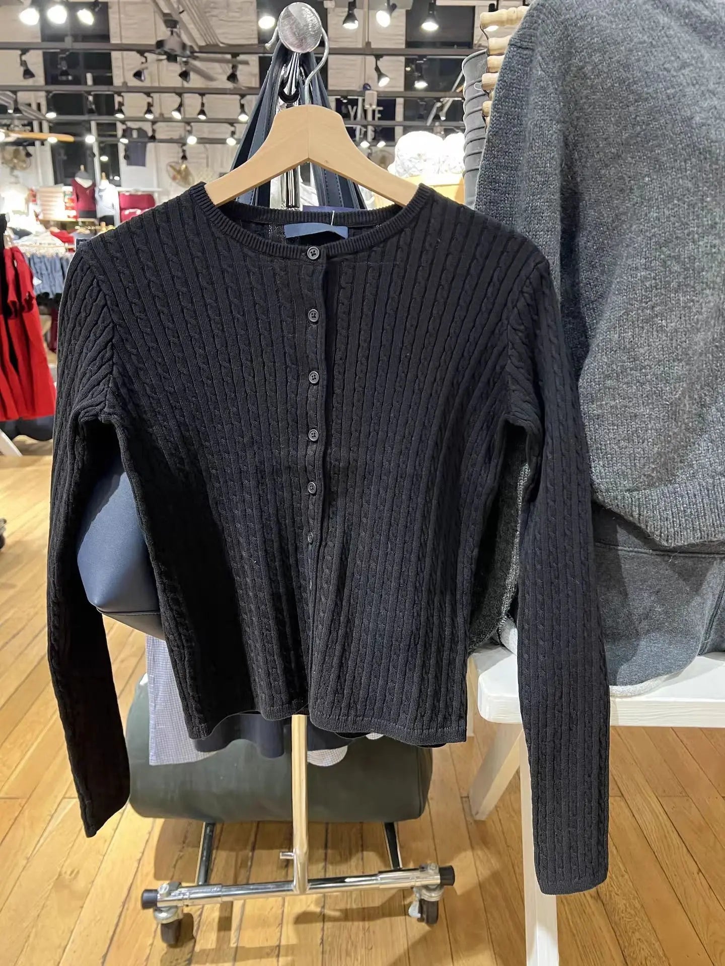 USA-Made Red Twist Flower Knit Cardigan – Vintage Y2K Slim Crop Top