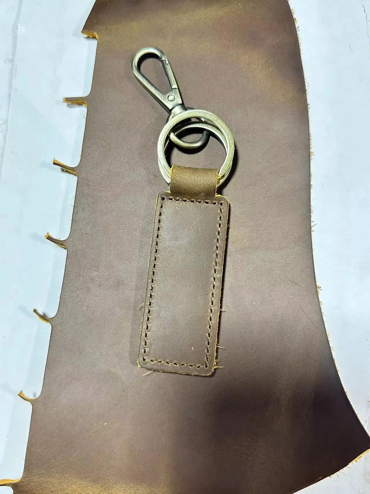 Free Customized Fashion Women Genuine Leather Keychain Vintage Creative Pendant Handmade Small Gift DIY Present Car Key Chain
