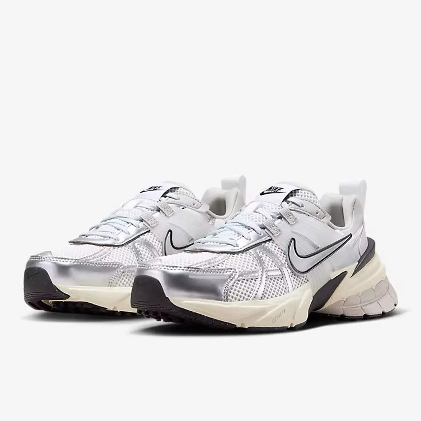 Nike Women's Winter Lightweight Shock-Absorbing Running Shoes FD0736