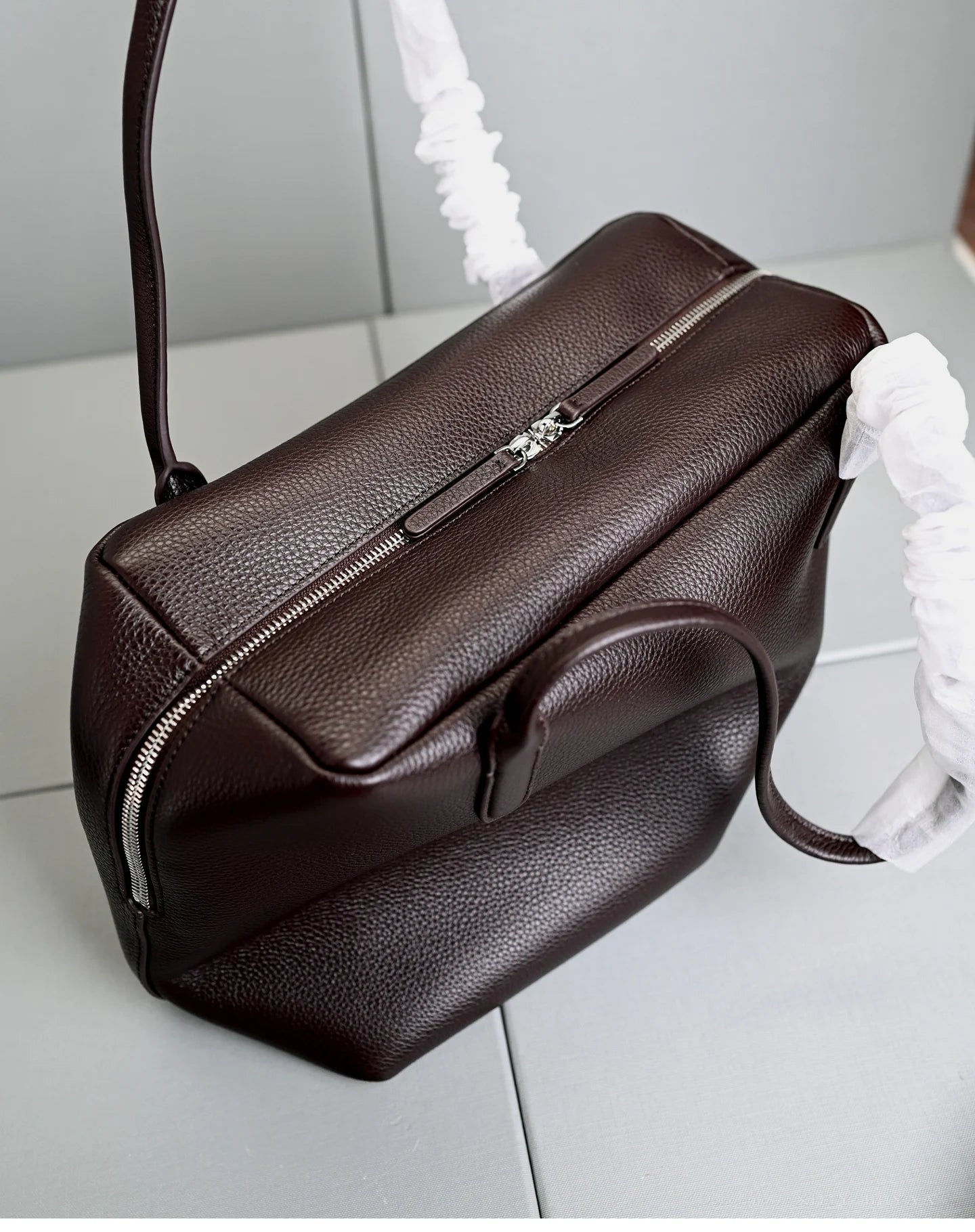 XHTY Genuine Leather Shoulder Bag Underarm Bag Women Soft Large Capacity Bowling Bag Simple Fashion Top Layer Cowhide New Model