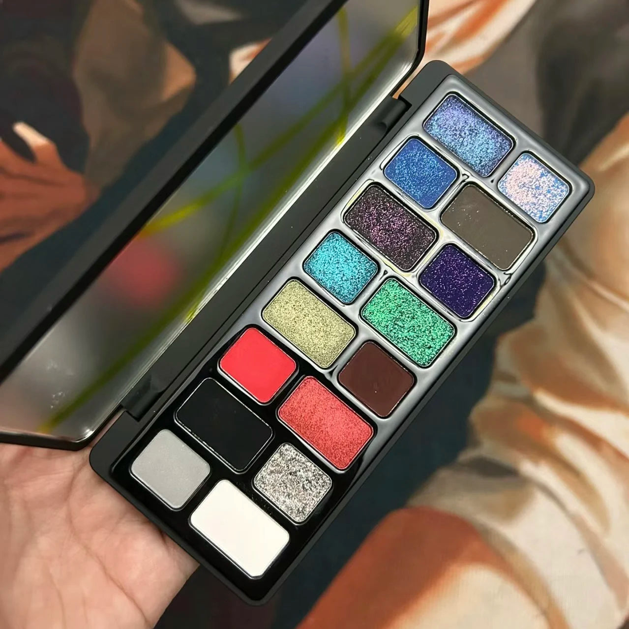 Qianyan 16-Color Eyeshadow Palette – Glitter, Matte & Shimmer