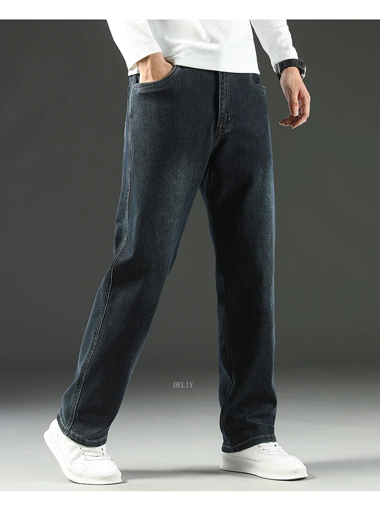 Men’s Relaxed Wide-Leg Stretch Jeans