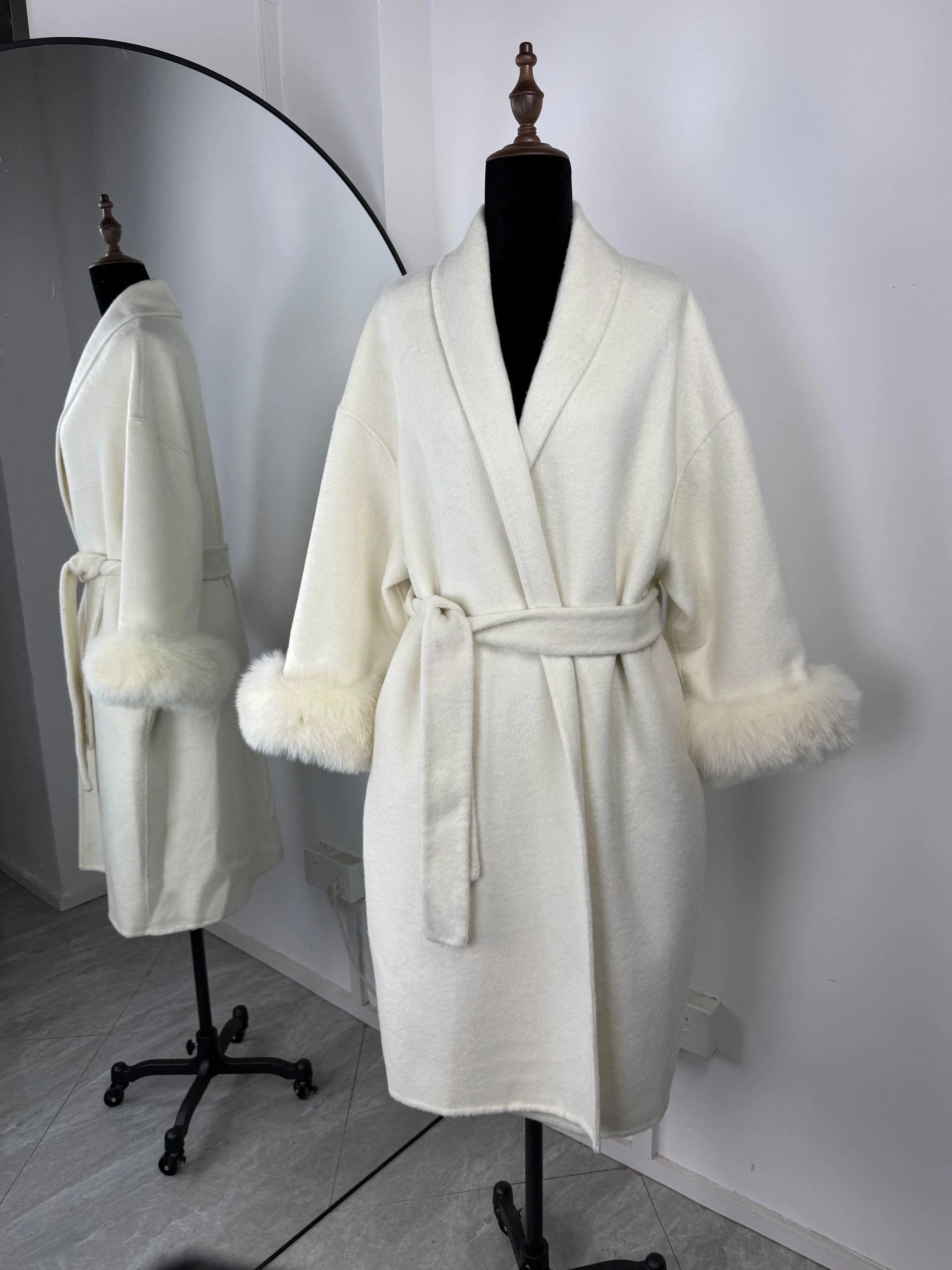 Elegant Fox Fur & Double-Sided Wool Coat