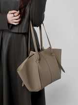 New Women's Large Capacity Cowhide Tote Fashionable Bat Wing Design Genuine Leather Handbag for Commuting Versatile Ladies Bag