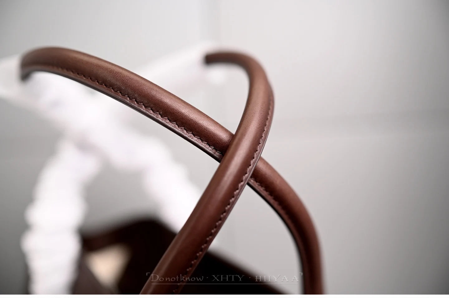 36cm Top-Grain Cowhide Tote — Effortless Everyday Elegance