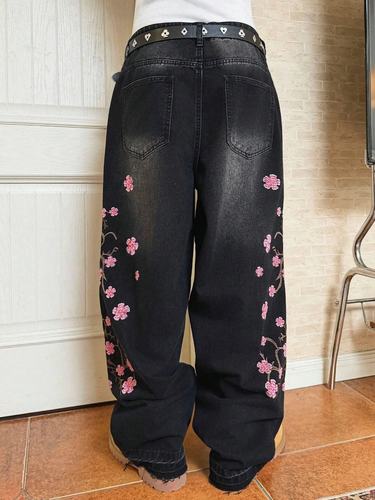 Men's Cherry Blossom Embroidered Wide-Leg Jeans
