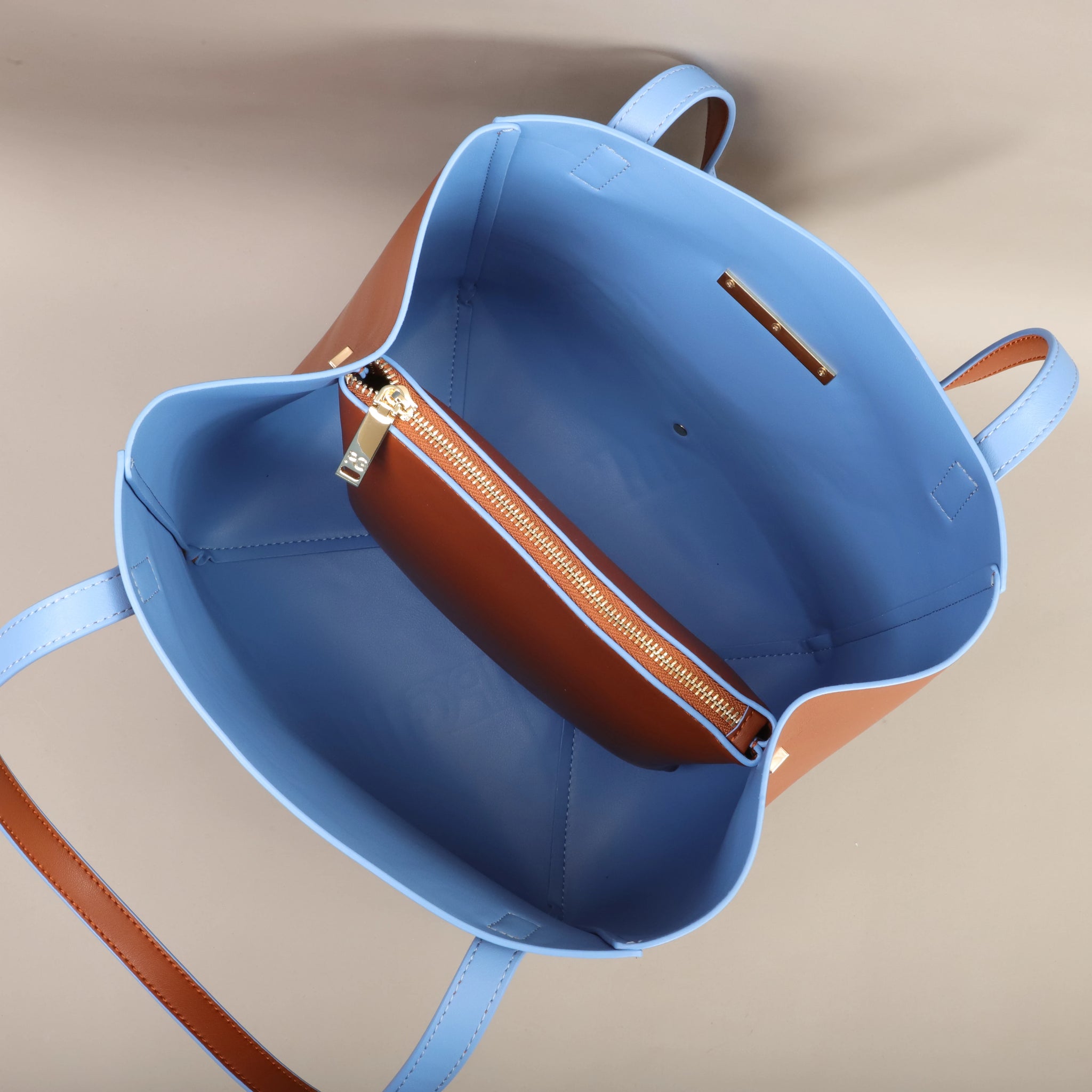 Elegant Leather Bucket Bag