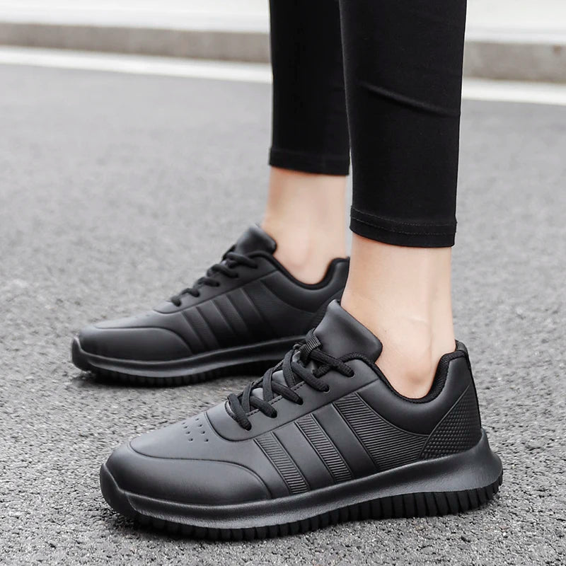 Chef Shoes Four Season Soft-Sole Anti-Slip Oil-Proof Waterproof Portable Kitchen Work Shoes Fashion Plus Size Casual Men's Shoes
