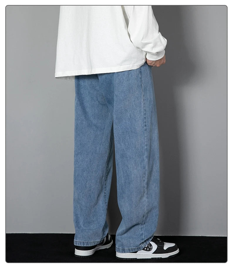 Men’s Relaxed Straight-Leg Denim Jeans