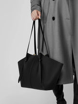 New Women's Large Capacity Cowhide Tote Fashionable Bat Wing Design Genuine Leather Handbag for Commuting Versatile Ladies Bag