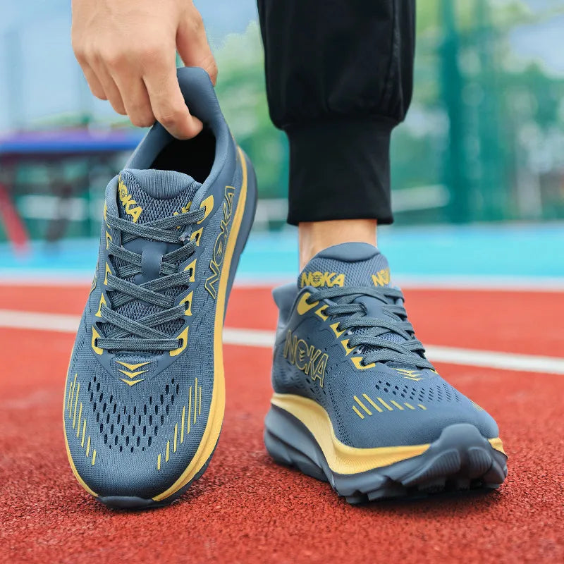 New Fashion Men Light Running Shoes Cushion Training Shoes Lightweight Wear-Resistant Sneakers