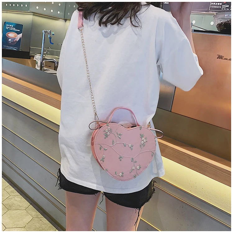 Female Sweet Lace Heart Round Handbags High Quality PU Leather Cross Body Bags for Women Small Fresh Flower Chain Shoulder Bags