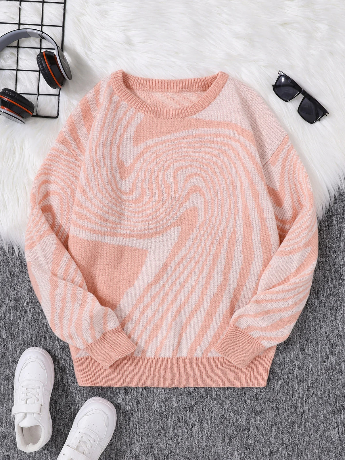 Men’s Contrast Maze Jacquard Crewneck Sweater