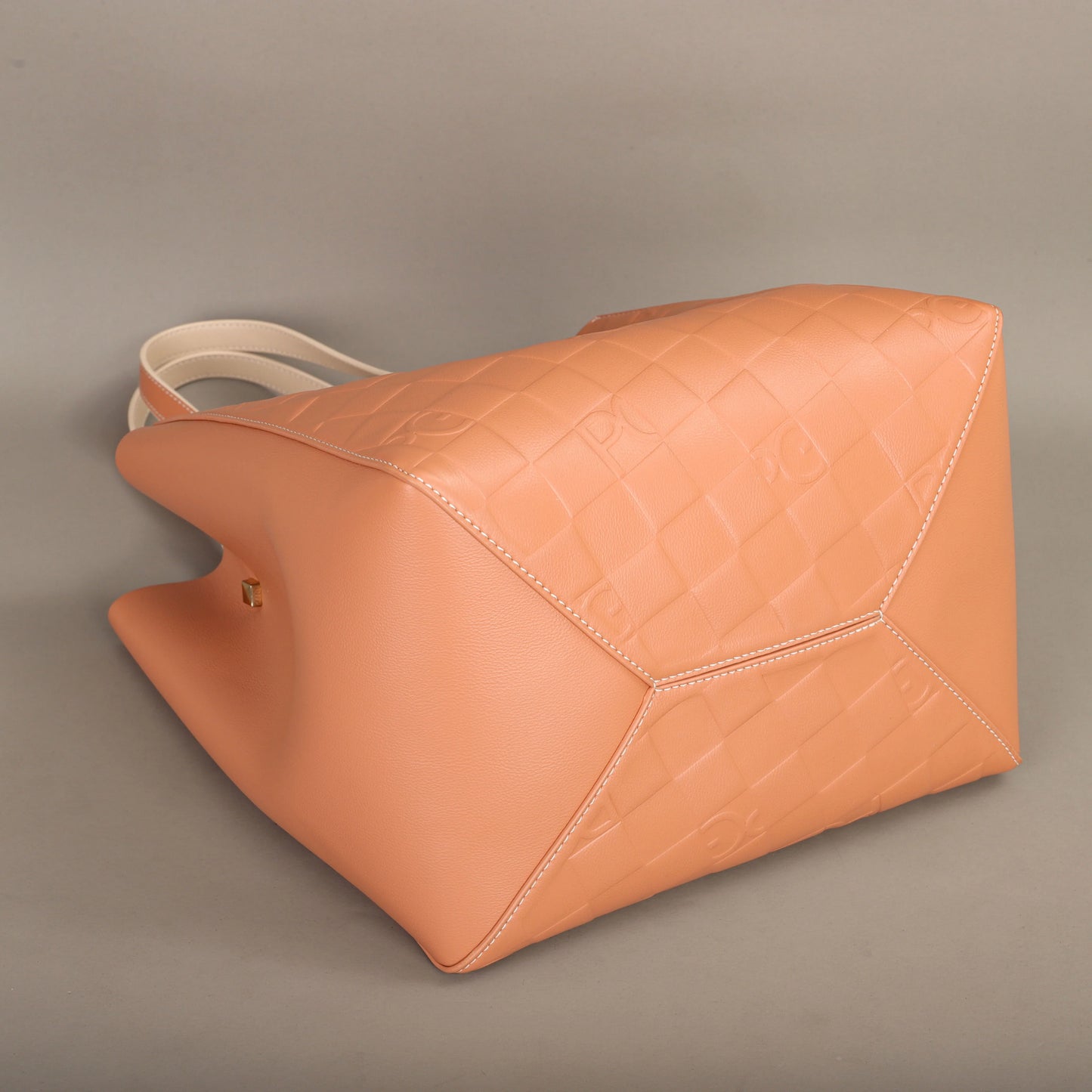 Elegant Leather Bucket Bag