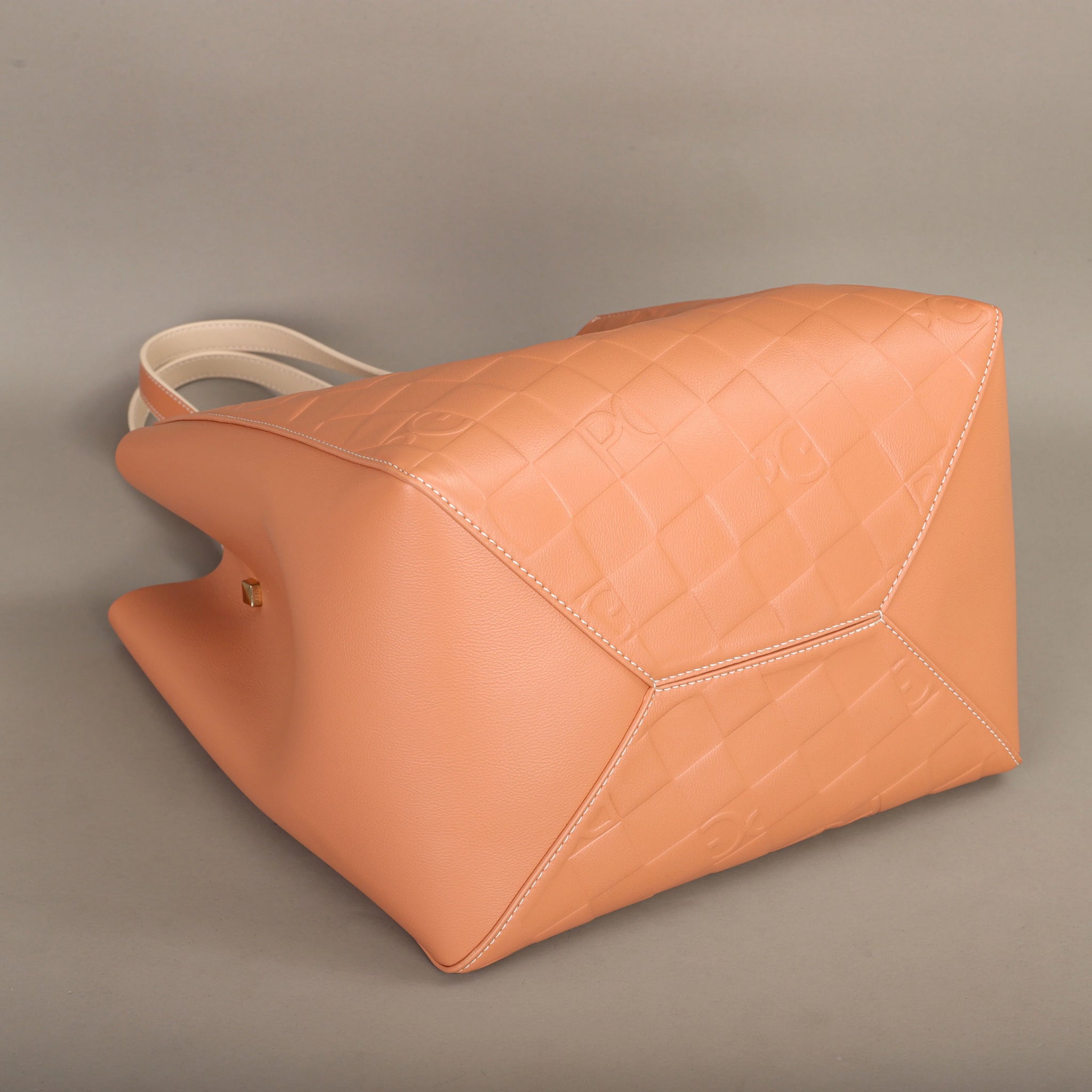Elegant Leather Bucket Bag
