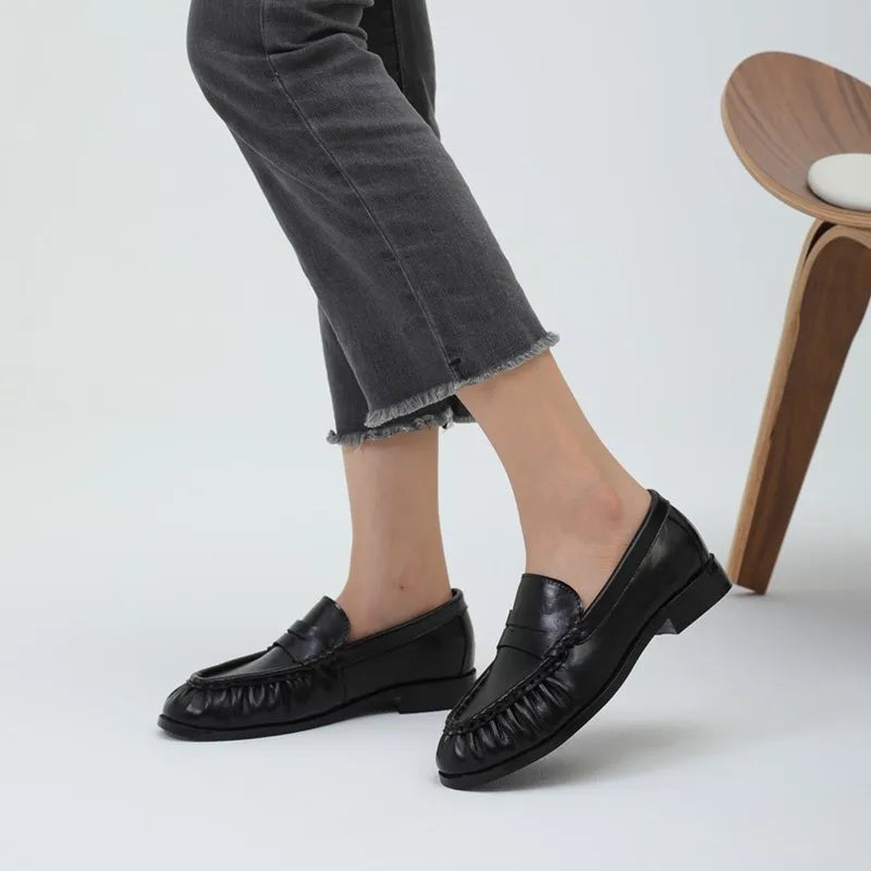 Women's Retro Pleated Suede Loafers
