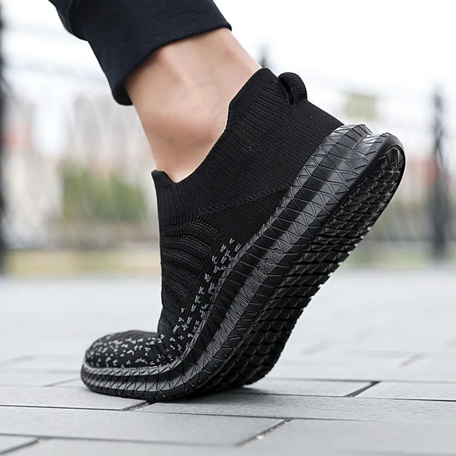 2026 Breathable Men Casual Shoes Lightweight Outdoor Male Walking Shoes Anti-slip Men's Sneakers Slip on Flats Vulcanized Shoes