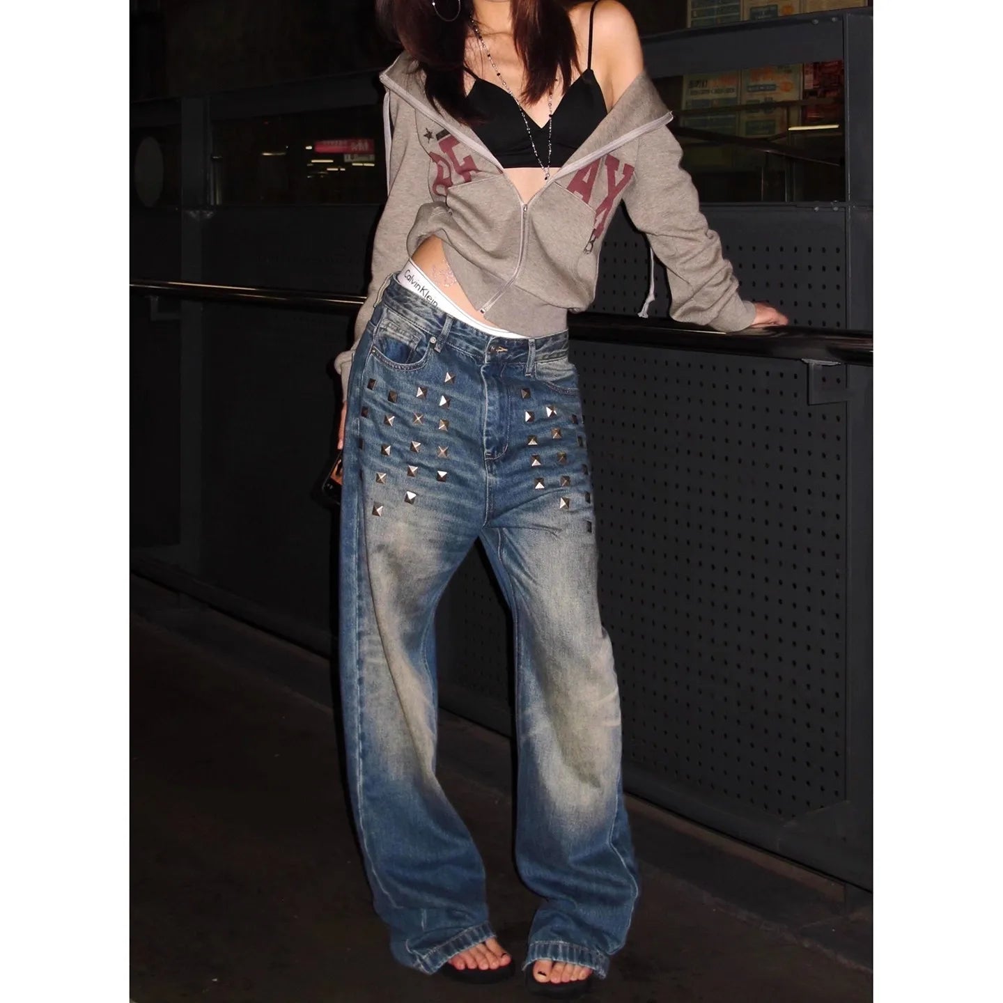 Women's Retro Wide-Leg Denim Jeans with Rivet Detail