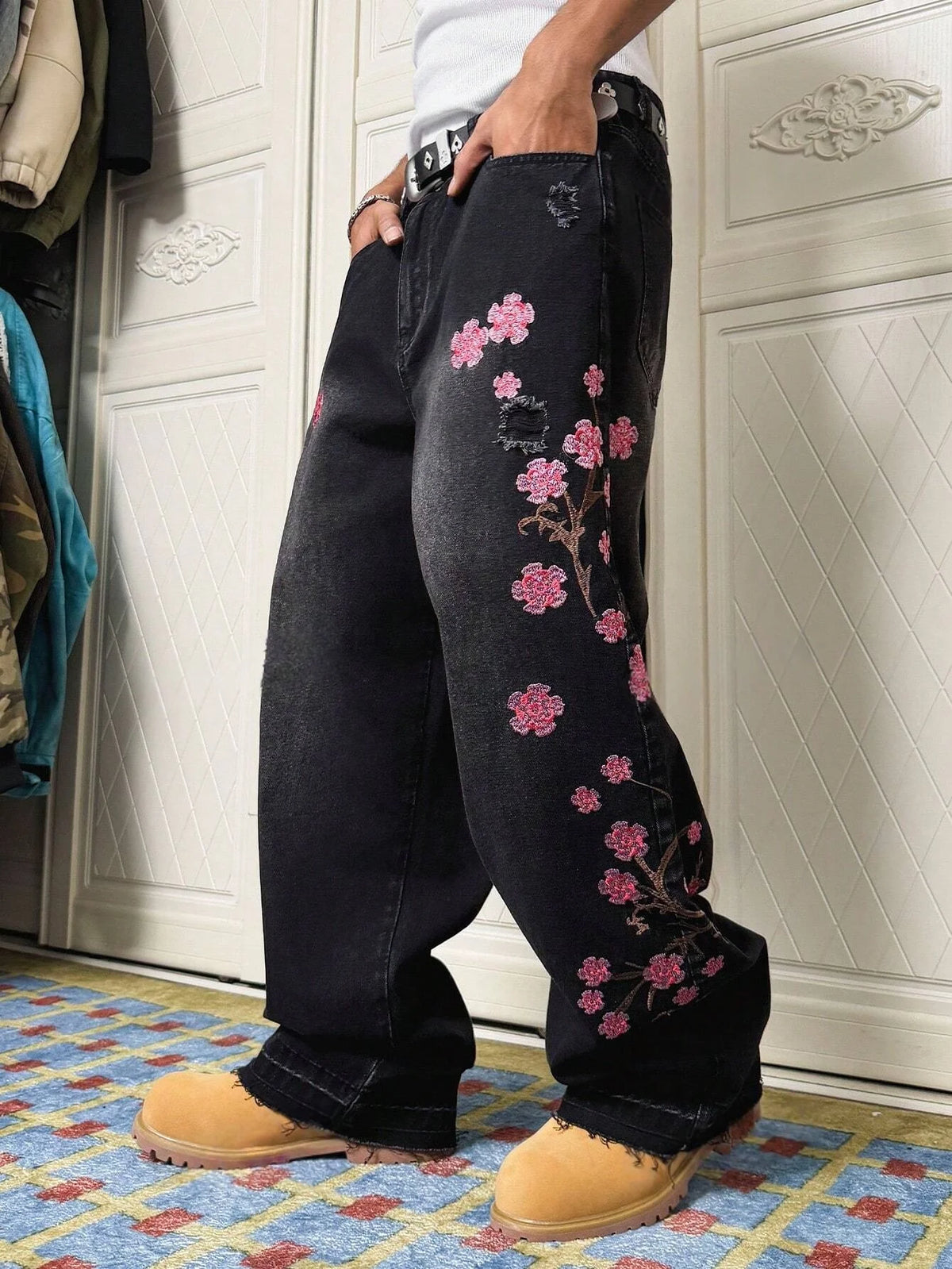 Men's Cherry Blossom Embroidered Wide-Leg Jeans