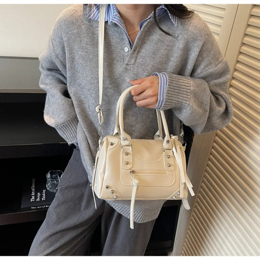Vintage Rivets Pillow Bag Large Capacity Zipper Single Shoulder Bag Top Handle Patent Leather Crossbody Women's Bag Women
