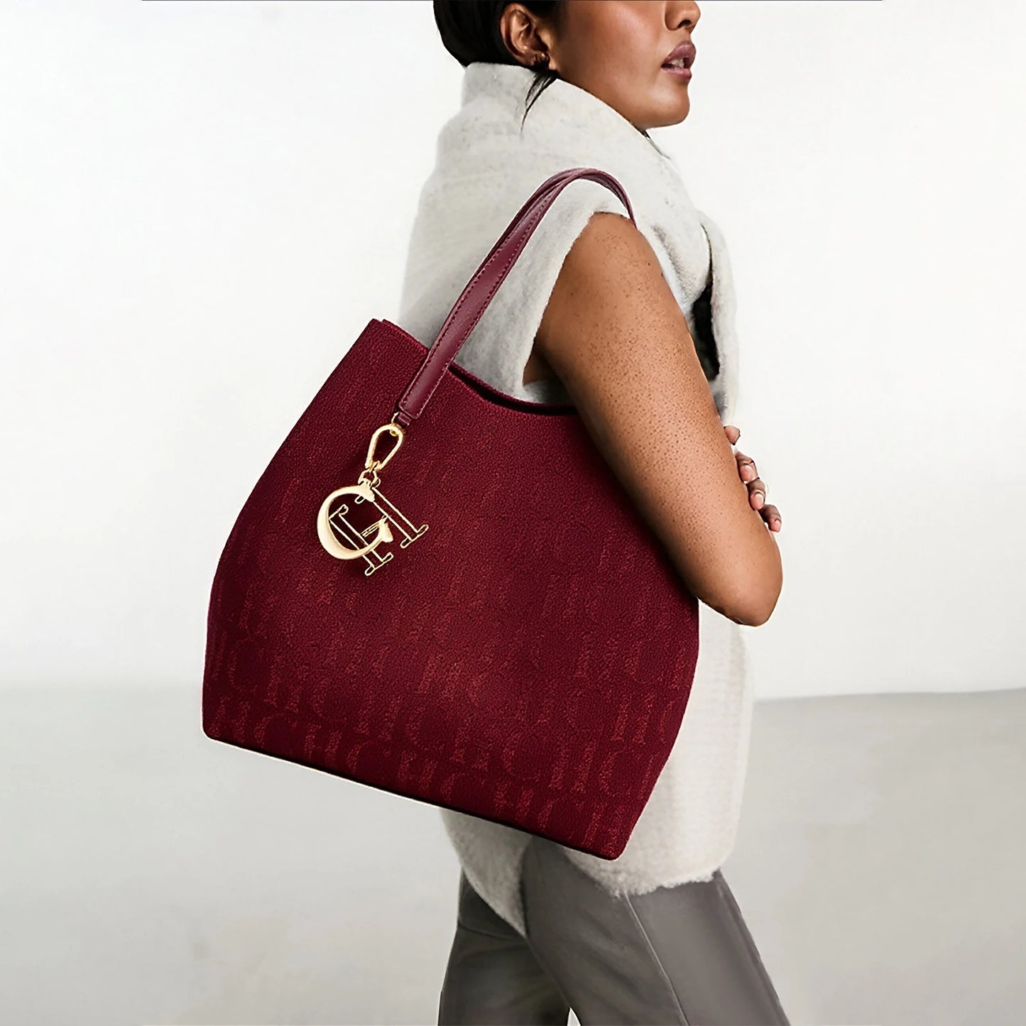 Trendy Solid-Color Women's Bucket Bag - Large Capacity Letter Print Design with Detachable Strap  Inner Card Pockets