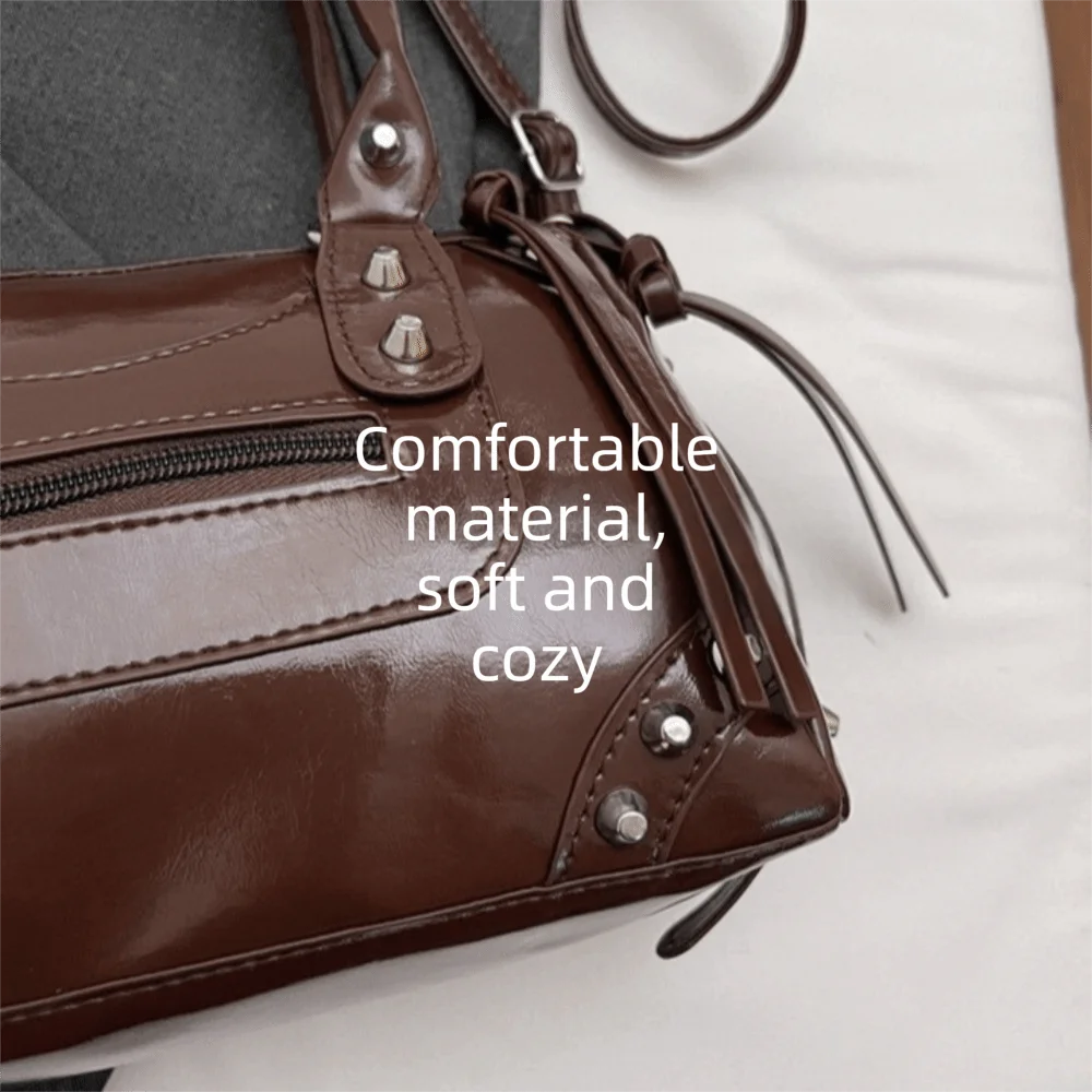 Vintage Rivets Pillow Bag Large Capacity Zipper Single Shoulder Bag Top Handle Patent Leather Crossbody Women's Bag Women