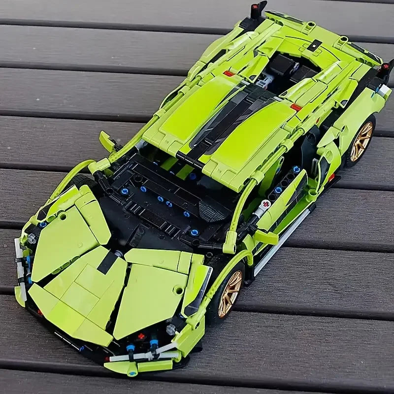 This 600-piece green sports car building block set enhances logical thinking skills and makes a perfect Halloween and birthday g