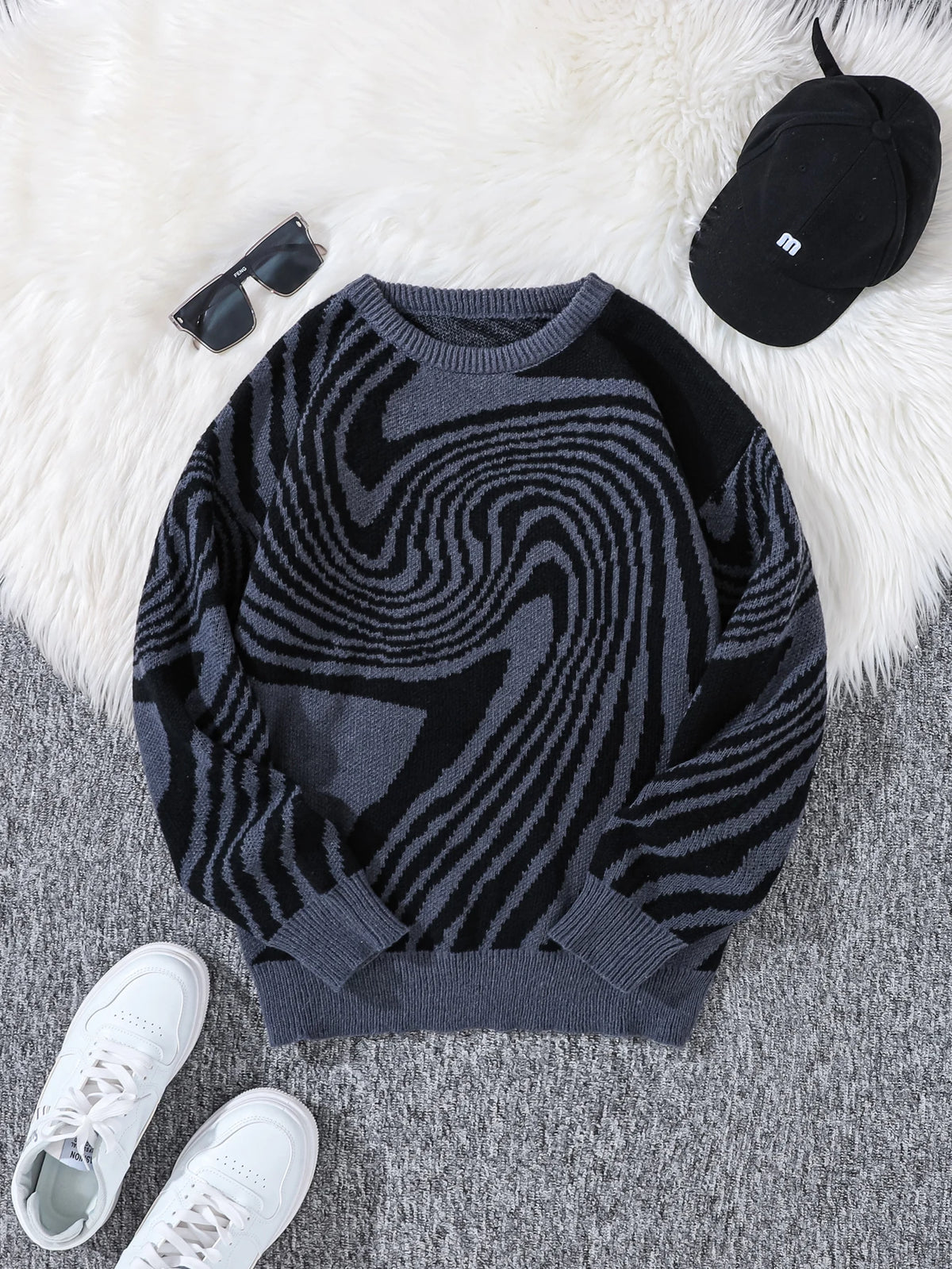 Men’s Contrast Maze Jacquard Crewneck Sweater