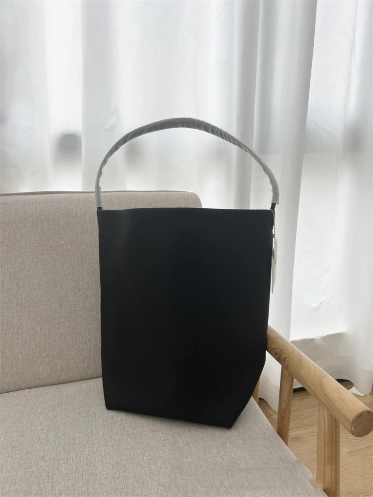 25 year new cowhide lychee pattern single shoulder commuting versatile large capacity bucket bag