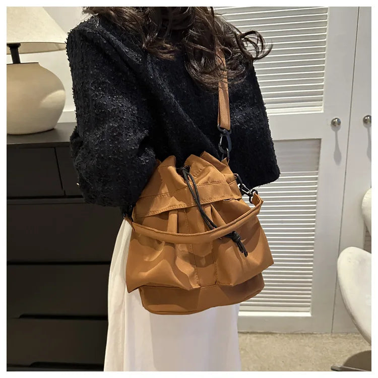 Fashionable Crossbody Bags for Women Shoulder Bag Large Capacity Oxford Women Bucket Bag Purse and Handbags