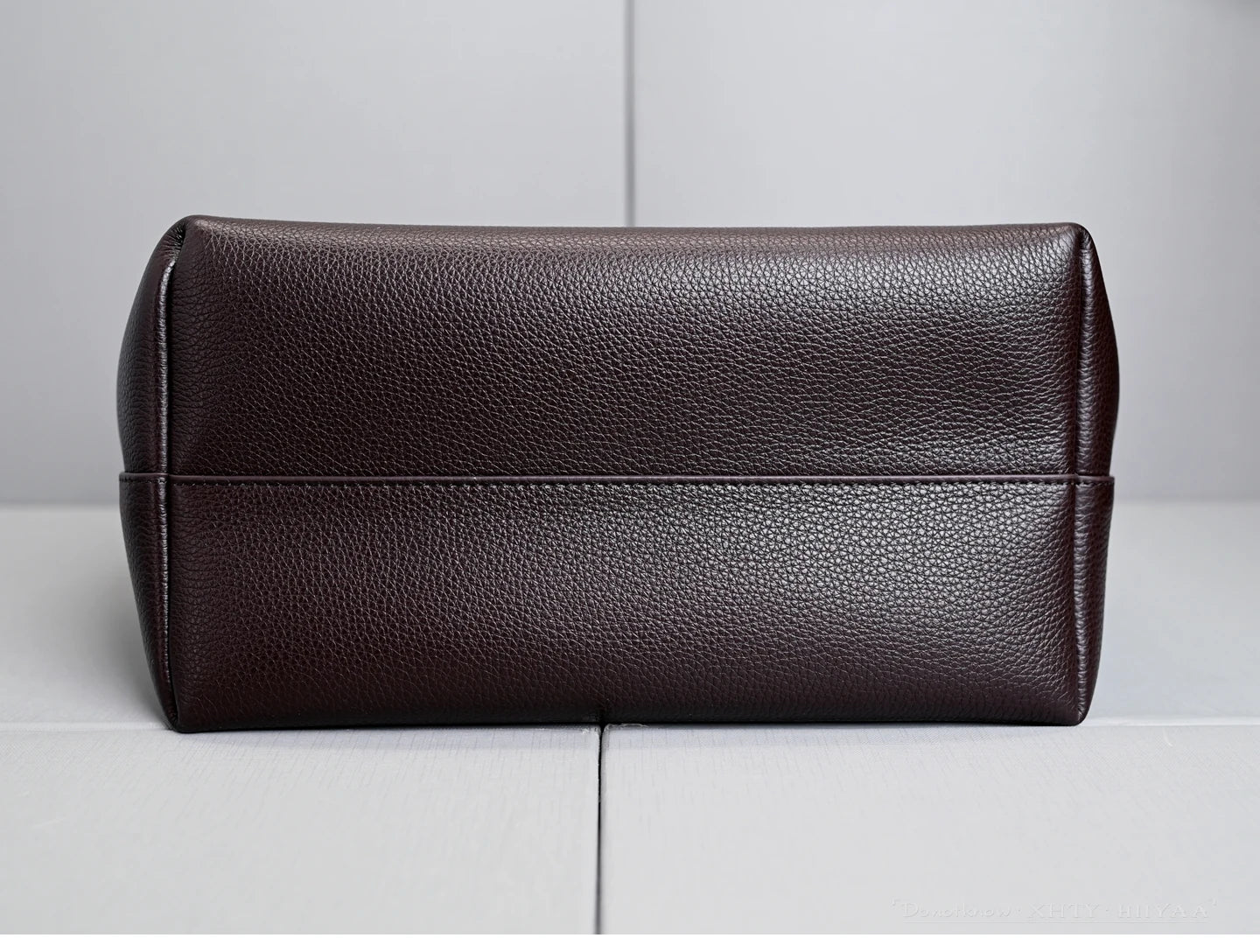 XHTY Genuine Leather Shoulder Bag Underarm Bag Women Soft Large Capacity Bowling Bag Simple Fashion Top Layer Cowhide New Model