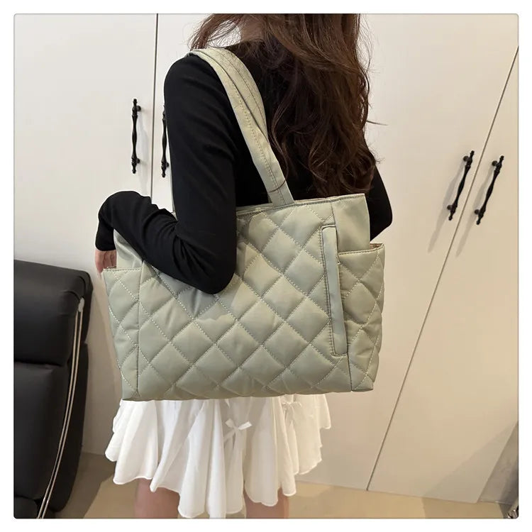 Multi Pocket Women Mailman Bag Diamond Patterned Cotton Clothing Shoulder Bag Large Capacity Tote Bag Casual Nylon Shoulder Bag