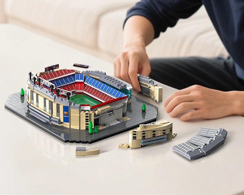 CaDA Camp Nou (Barcelona FC) Stadium Building Block Set / 728 Pieces / Collector's Item for Football Fans & Block Enthusiasts